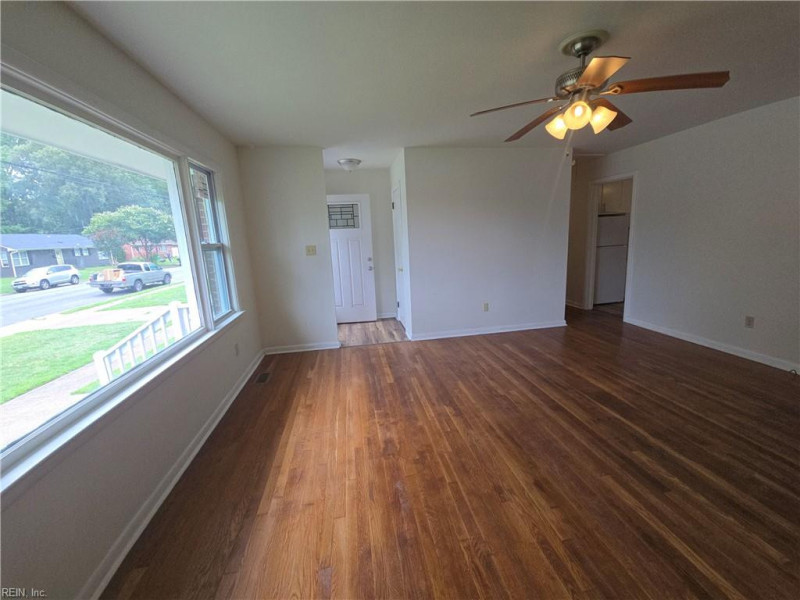 Photo 7 of 45 residential for sale in Hampton virginia
