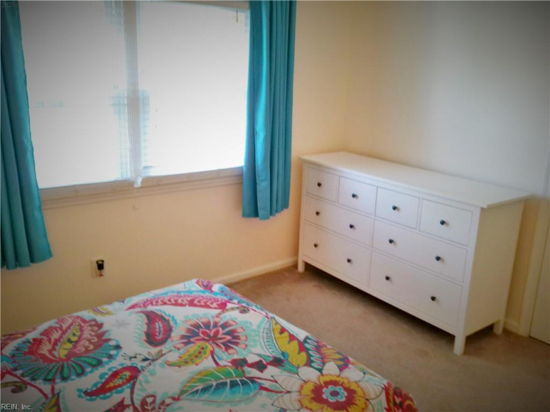 Photo 16 of 26 residential for sale in Newport News virginia
