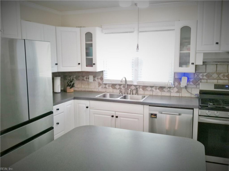 Photo 8 of 26 residential for sale in Newport News virginia