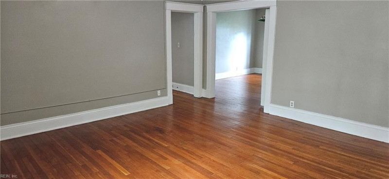 Photo 13 of 44 residential for sale in Norfolk virginia