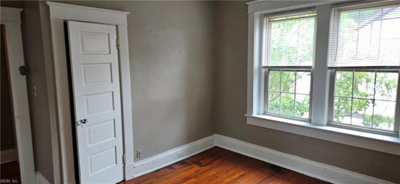 Photo 16 of 44 residential for sale in Norfolk virginia