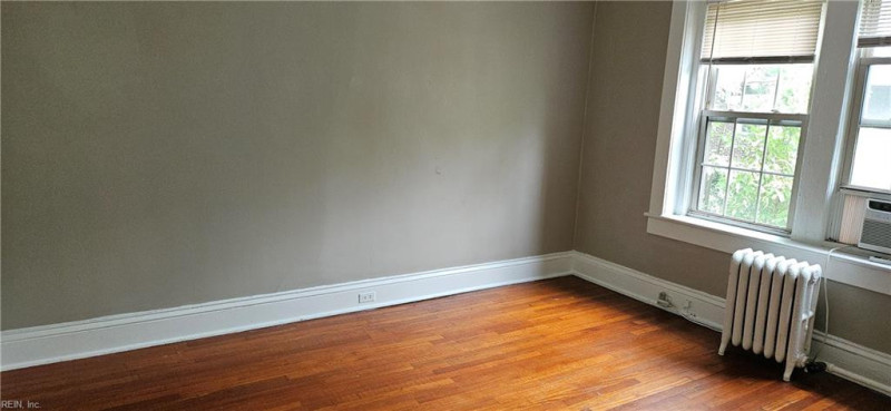Photo 27 of 44 residential for sale in Norfolk virginia