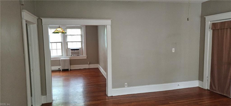 Photo 5 of 44 residential for sale in Norfolk virginia