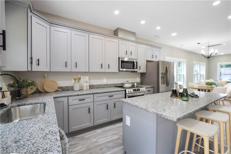 Photo 7 of 35 residential for sale in Chesapeake virginia