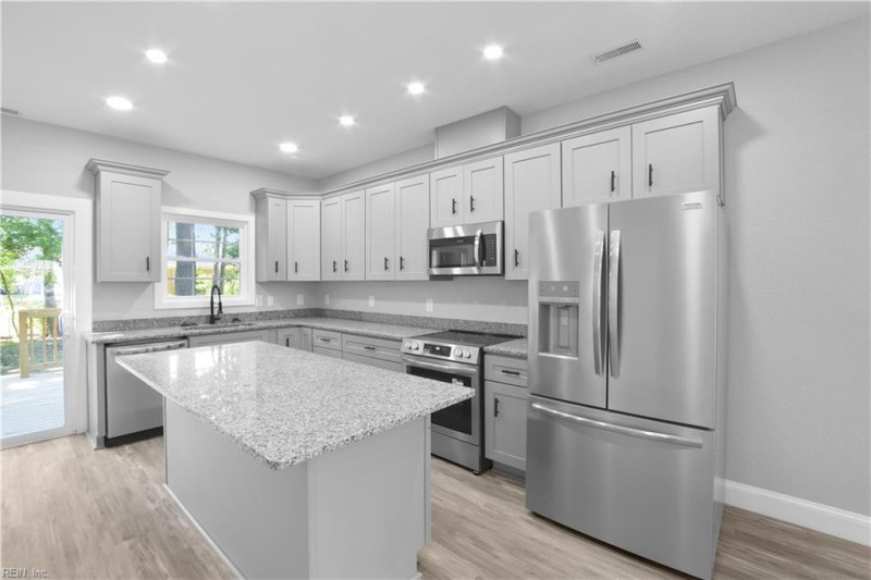 Photo 15 of 35 residential for sale in Chesapeake virginia