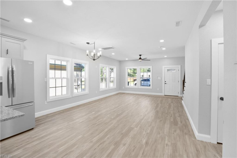 Photo 18 of 35 residential for sale in Chesapeake virginia
