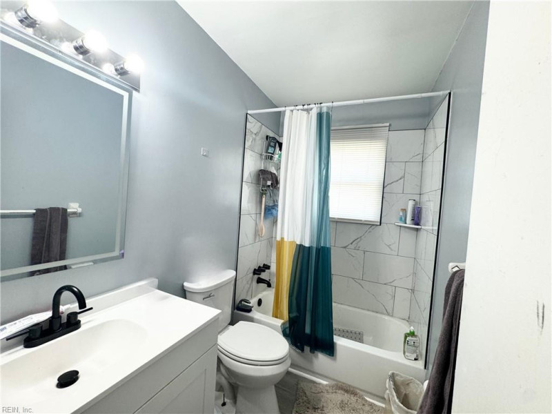 Photo 10 of 16 residential for sale in Chesapeake virginia