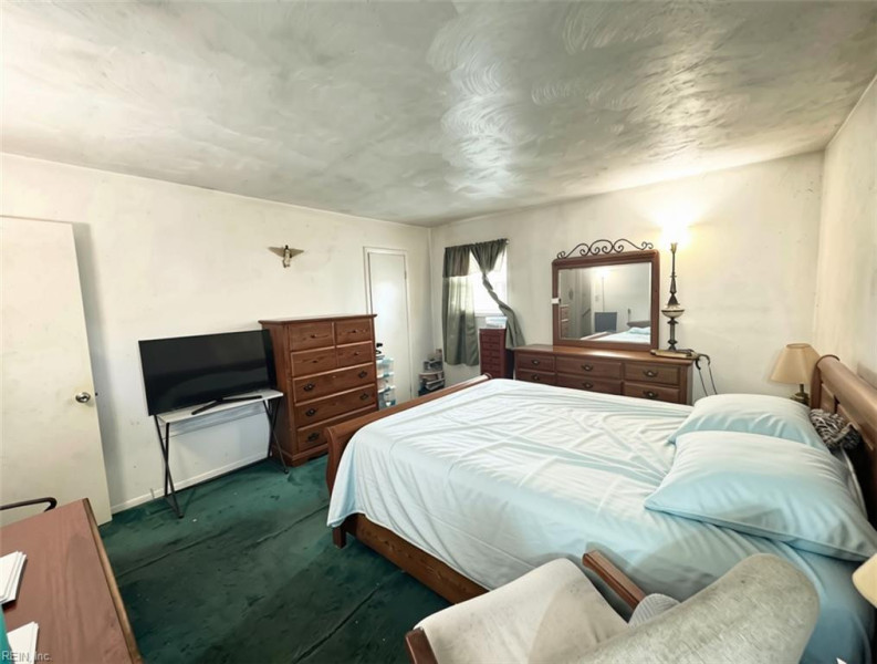 Photo 11 of 16 residential for sale in Chesapeake virginia