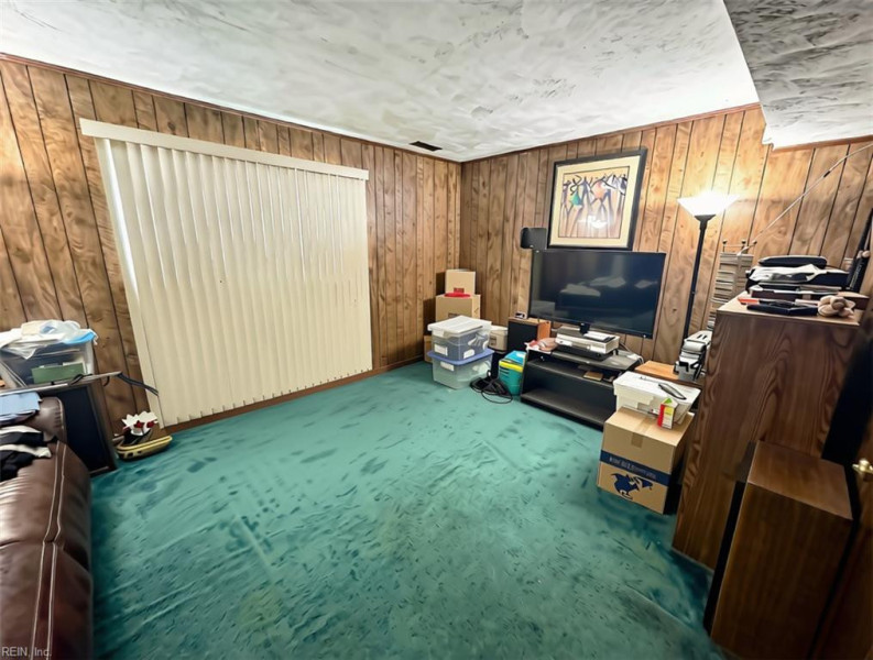 Photo 7 of 16 residential for sale in Chesapeake virginia