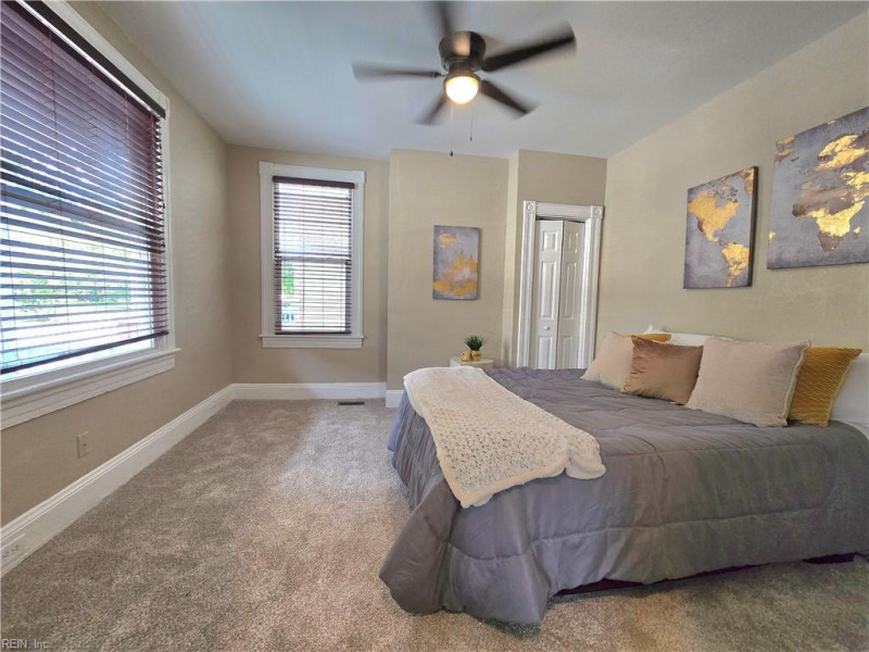 Photo 13 of 22 residential for sale in Portsmouth virginia