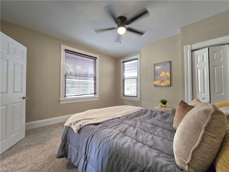 Photo 14 of 22 residential for sale in Portsmouth virginia