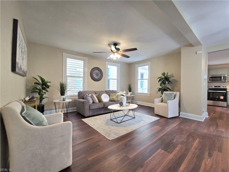 Photo 3 of 22 residential for sale in Portsmouth virginia