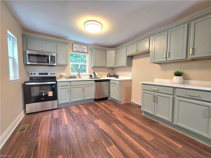 Photo 8 of 22 residential for sale in Portsmouth virginia