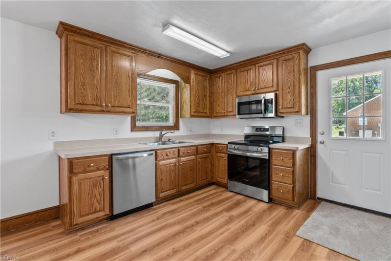 Photo 10 of 43 residential for sale in Suffolk virginia
