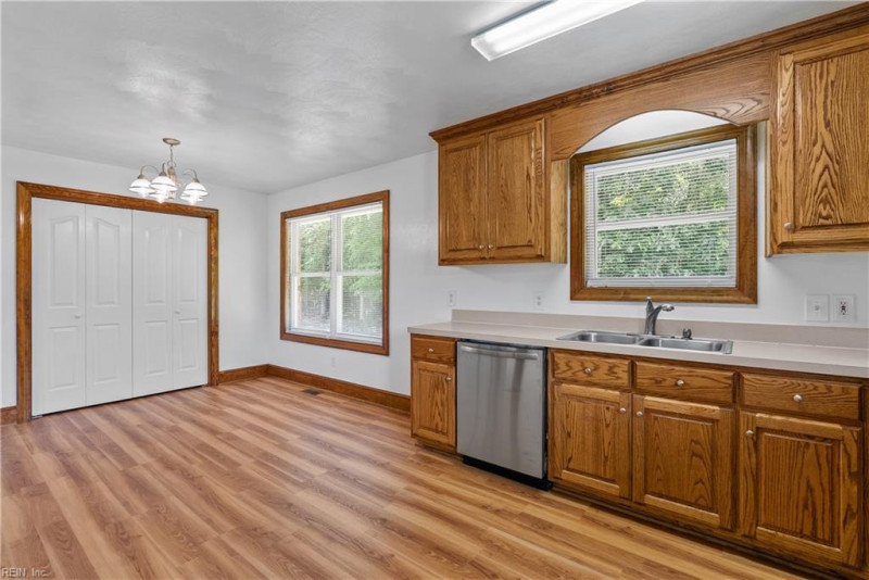 Photo 11 of 43 residential for sale in Suffolk virginia