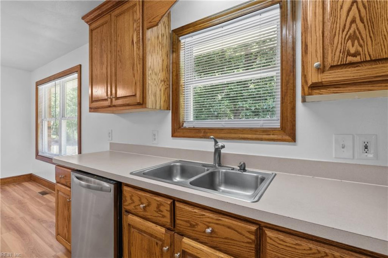 Photo 13 of 43 residential for sale in Suffolk virginia