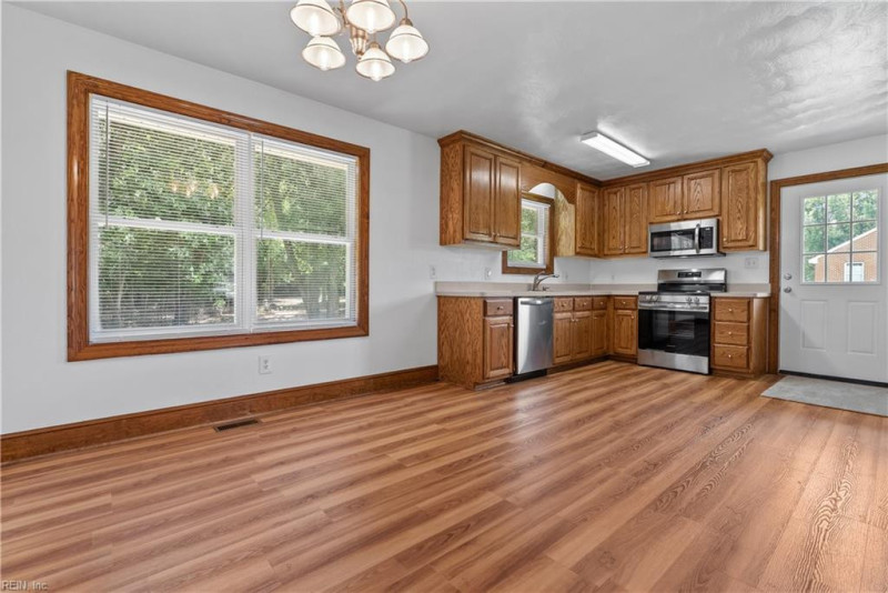 Photo 15 of 43 residential for sale in Suffolk virginia