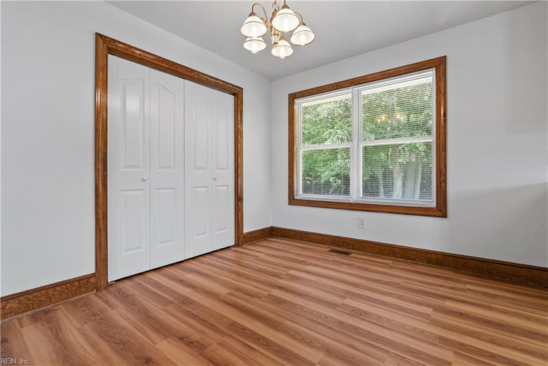 Photo 16 of 43 residential for sale in Suffolk virginia