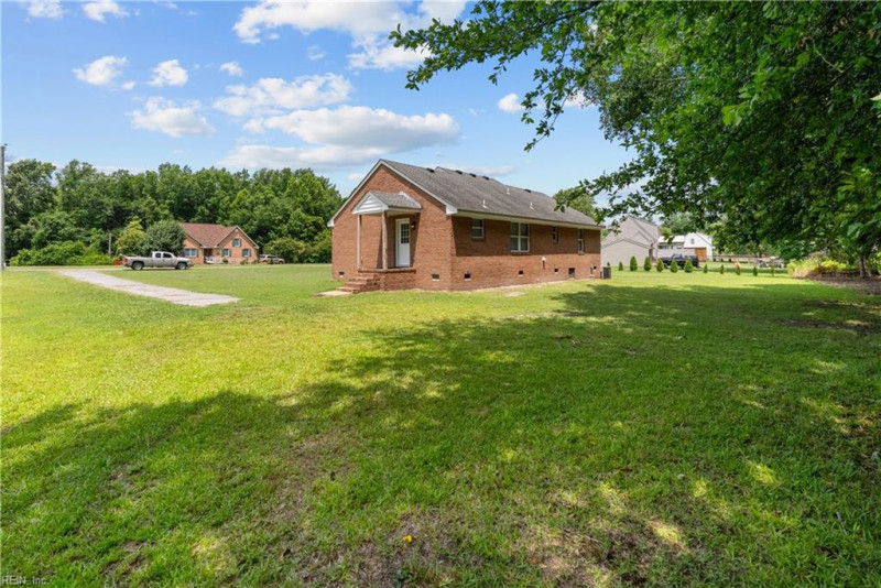 Photo 3 of 43 residential for sale in Suffolk virginia