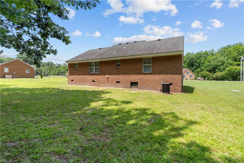 Photo 30 of 43 residential for sale in Suffolk virginia