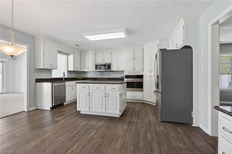 Photo 11 of 32 residential for sale in Virginia Beach virginia