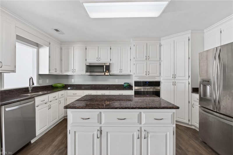 Photo 14 of 32 residential for sale in Virginia Beach virginia