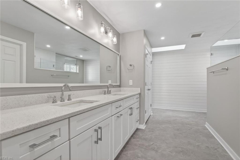 Photo 18 of 32 residential for sale in Virginia Beach virginia