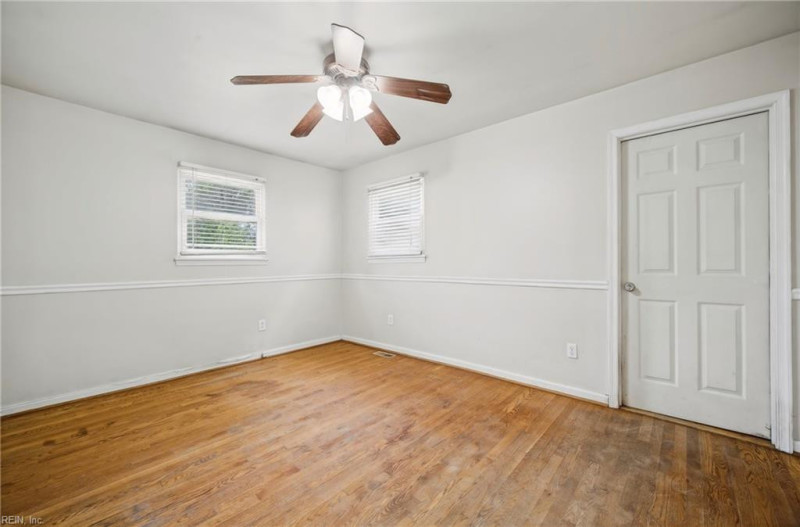 Photo 10 of 38 residential for sale in Hampton virginia