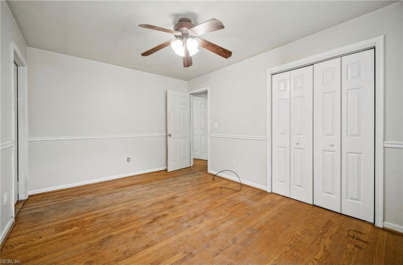 Photo 11 of 38 residential for sale in Hampton virginia