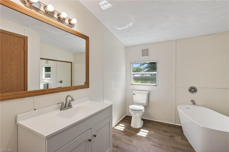 Photo 11 of 19 residential for sale in Camden County virginia