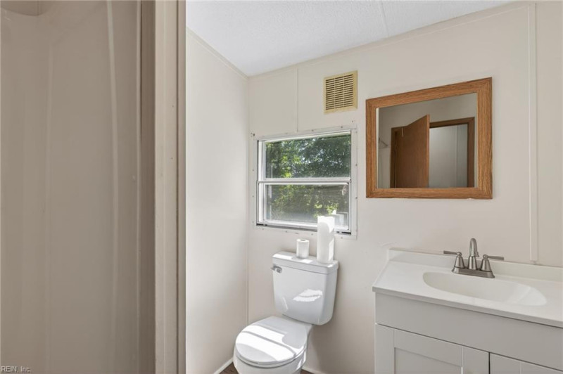 Photo 16 of 19 residential for sale in Camden County virginia