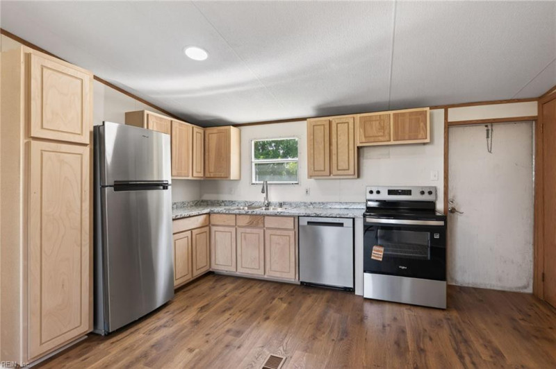 Photo 7 of 19 residential for sale in Camden County virginia