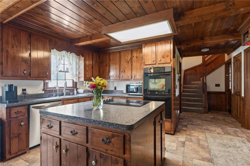 Photo 5 of 27 residential for sale in Camden County virginia