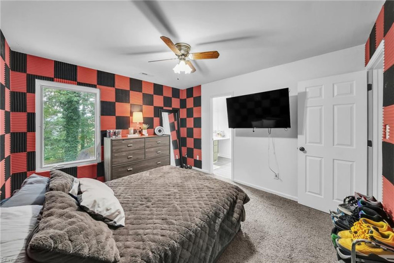 Photo 35 of 43 residential for sale in York County virginia