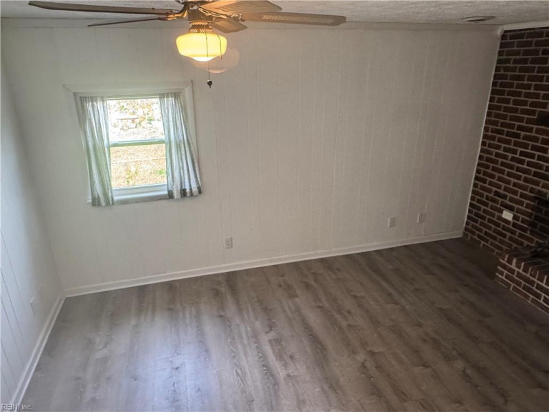 Photo 10 of 31 residential for sale in Hampton virginia