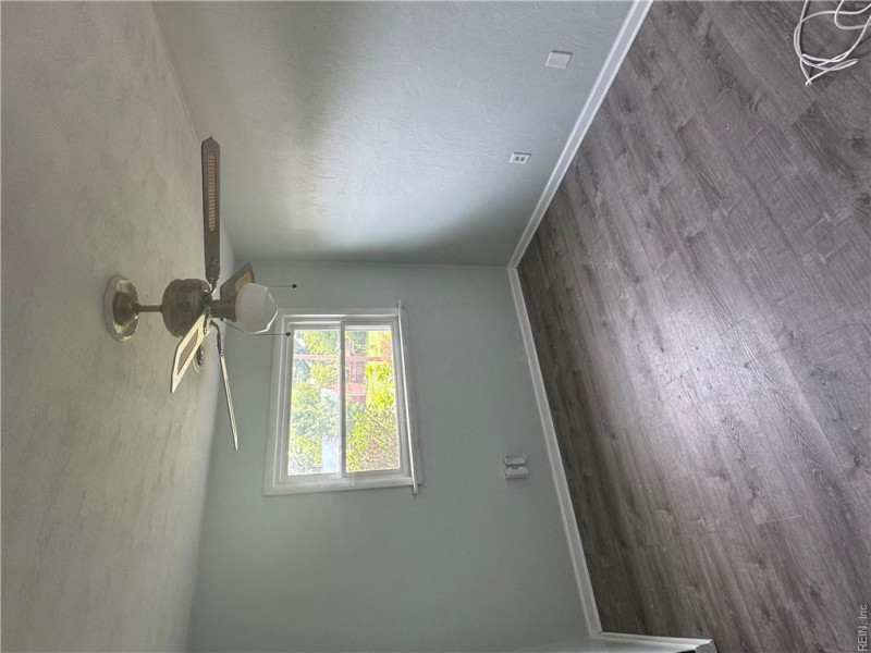 Photo 11 of 31 residential for sale in Hampton virginia