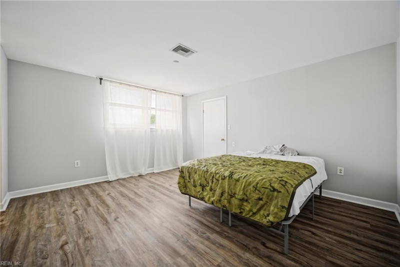 Photo 18 of 46 residential for sale in Virginia Beach virginia