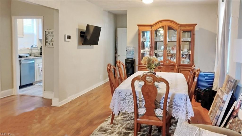 Photo 11 of 31 residential for sale in Norfolk virginia