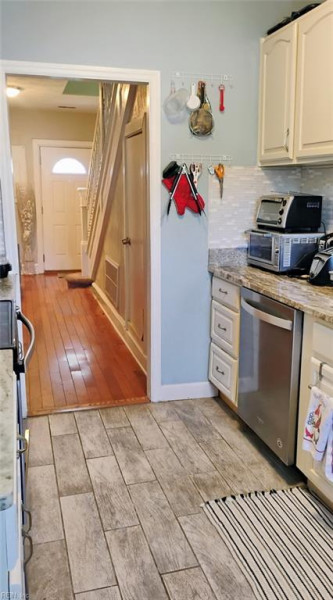 Photo 14 of 31 residential for sale in Norfolk virginia