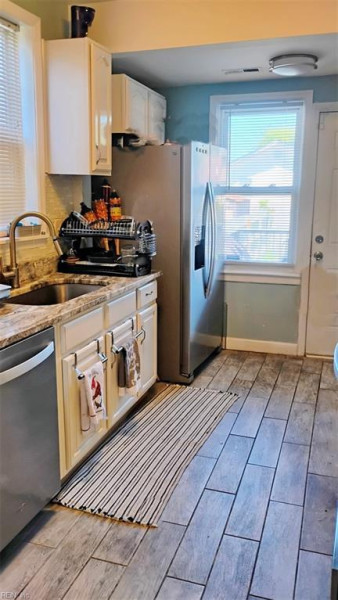 Photo 16 of 31 residential for sale in Norfolk virginia
