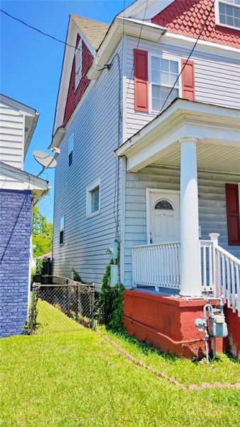 Photo 3 of 31 residential for sale in Norfolk virginia