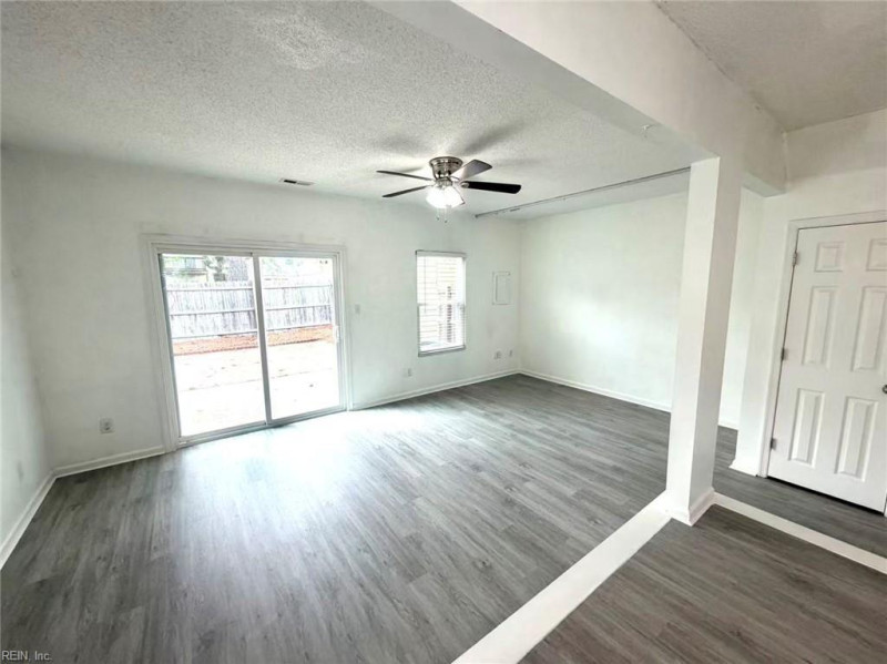 Photo 11 of 25 residential for sale in Virginia Beach virginia
