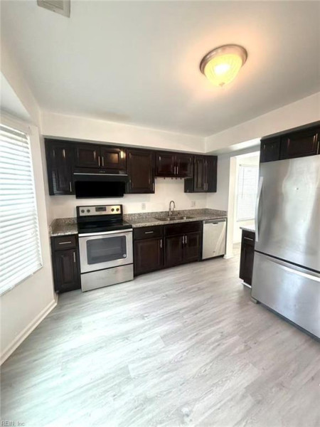 Photo 4 of 25 residential for sale in Virginia Beach virginia