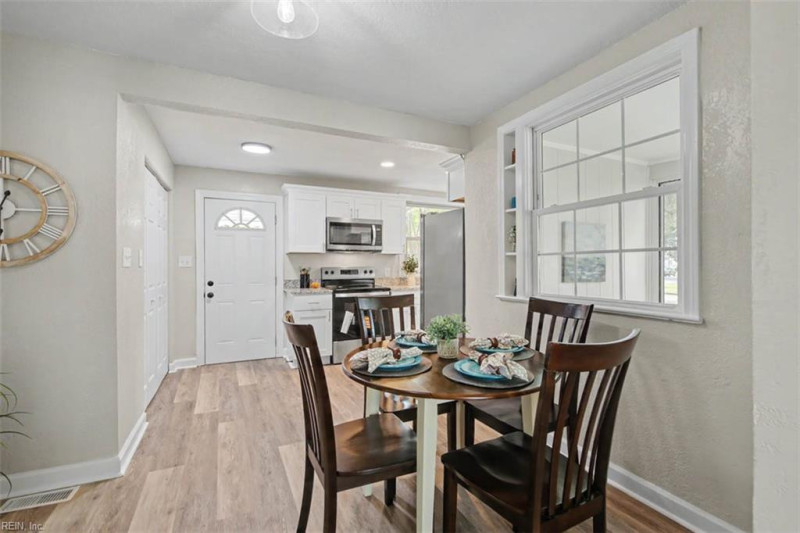 Photo 15 of 39 residential for sale in Portsmouth virginia