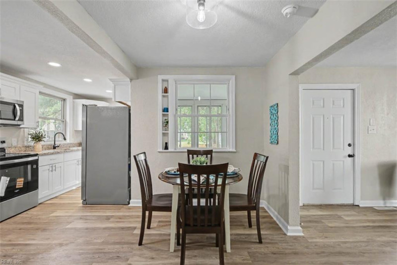 Photo 16 of 39 residential for sale in Portsmouth virginia