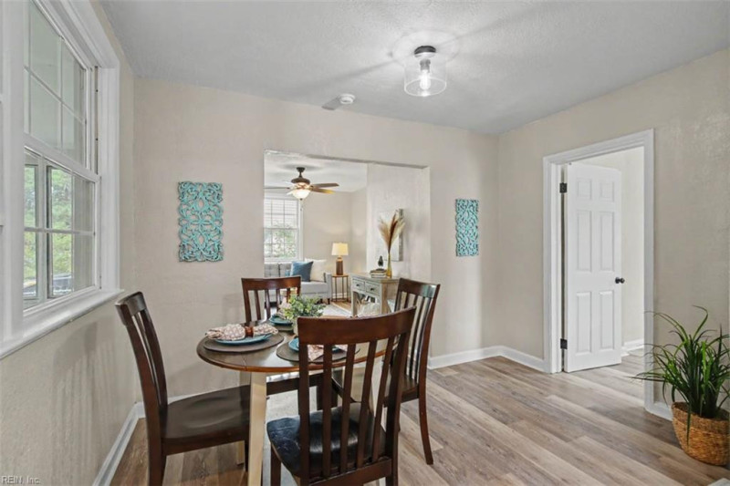 Photo 17 of 39 residential for sale in Portsmouth virginia