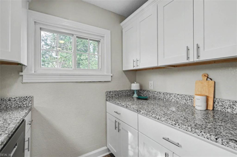 Photo 20 of 39 residential for sale in Portsmouth virginia