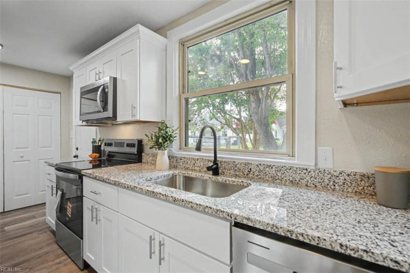 Photo 21 of 39 residential for sale in Portsmouth virginia