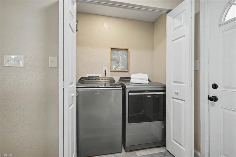 Photo 22 of 39 residential for sale in Portsmouth virginia