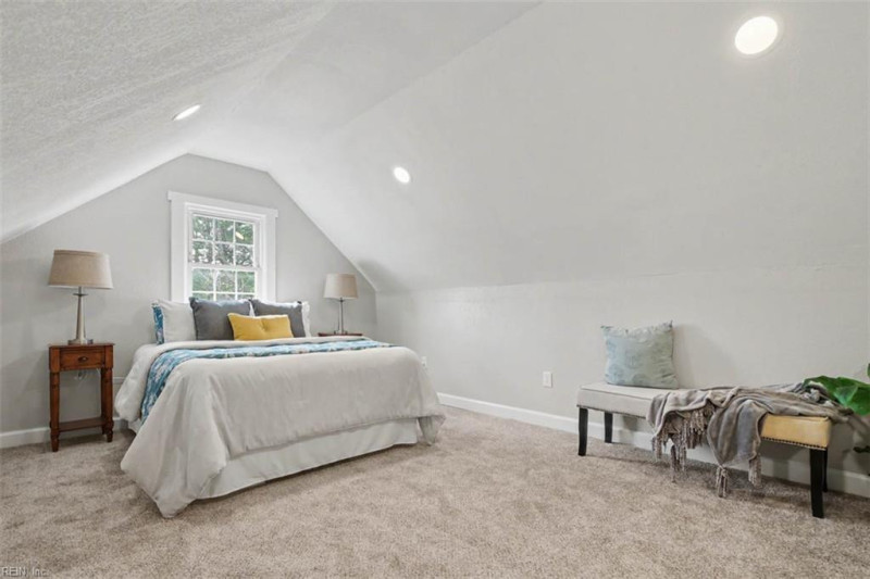 Photo 29 of 39 residential for sale in Portsmouth virginia